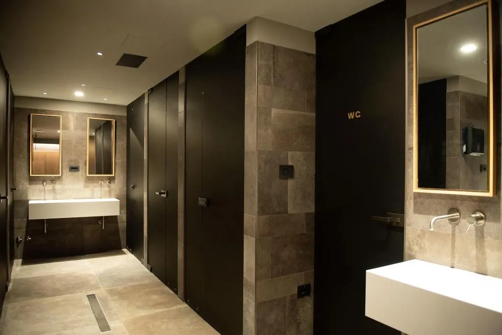 Sports and Entertainment, Gold Tower Lifestyle Hotel, Naples