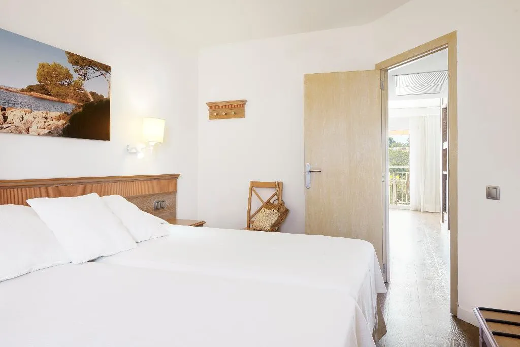 FAMILY ROOM GARDEN VIEW Room, Iberostar Waves Club Cala Barca, Majorca