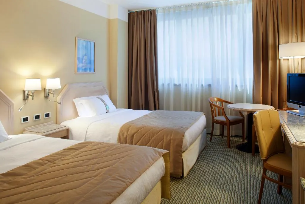 TWIN STANDARD Room, Holiday Inn Naples, Naples