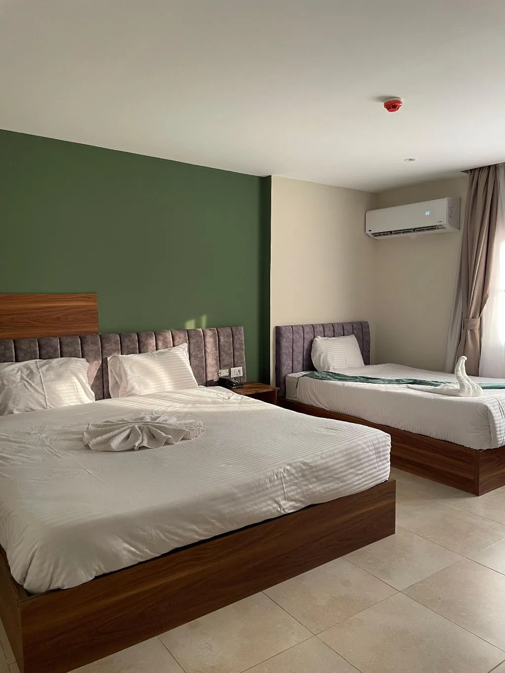 SINGLE DELUXE KING BED Room, The Nomad Pyramids Boutique Hotel, Cairo