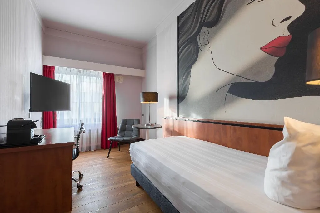 SINGLE STANDARD Room, Leonardo Hotel Utrecht City Center, Amsterdam