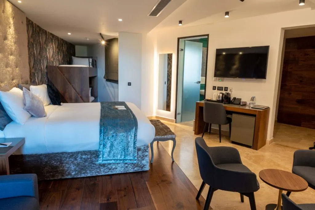 FAMILY ROOM DELUXE WITH TERRACE Room, The Village Boutique & Spa, Malta