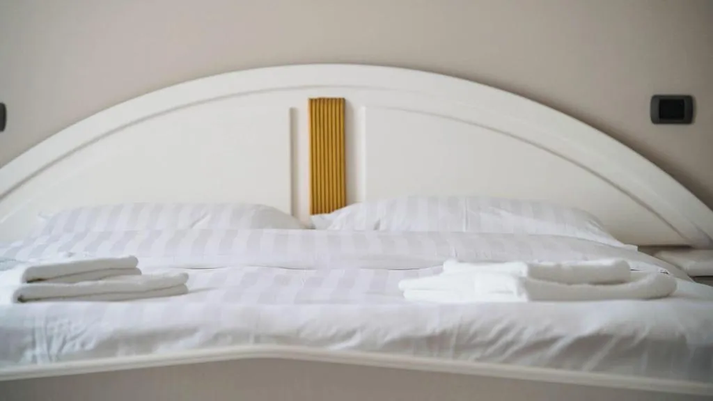 Room, Hotel Majestic, Durres