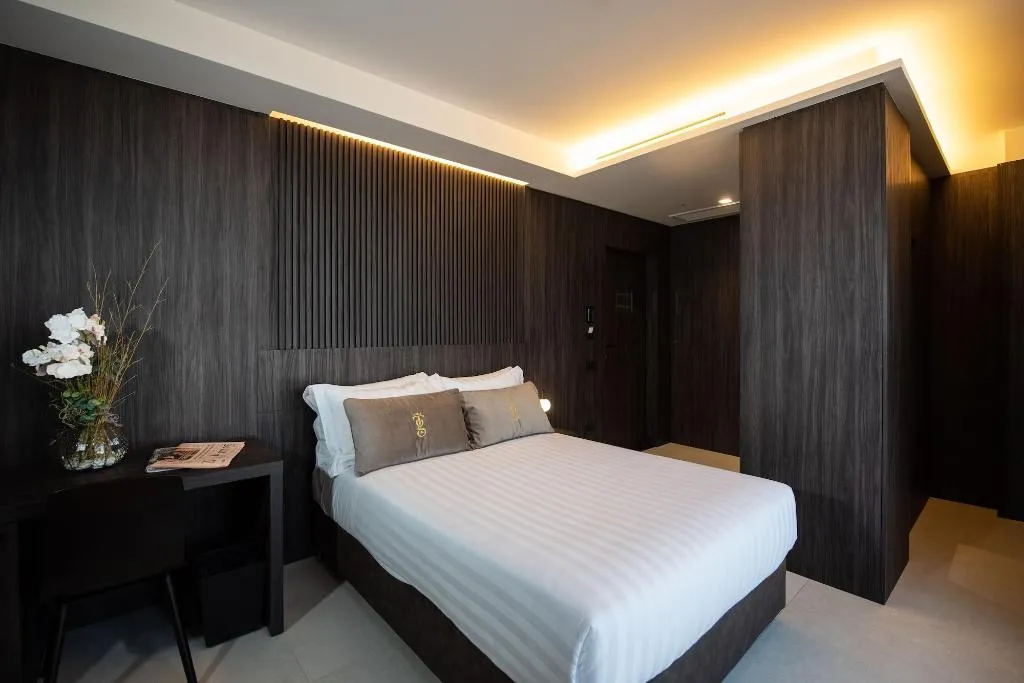 Room, Gold Tower Lifestyle Hotel, Naples