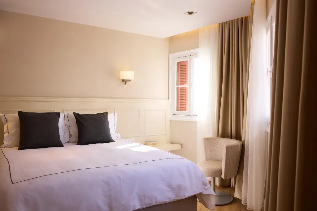 SUITE DELUXE WITH BALCONY Room, Vrachos Athens Suites, Athens