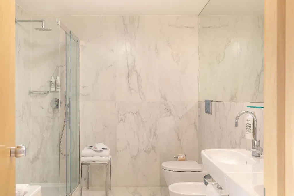 Room, Sanpi Milano, Milan