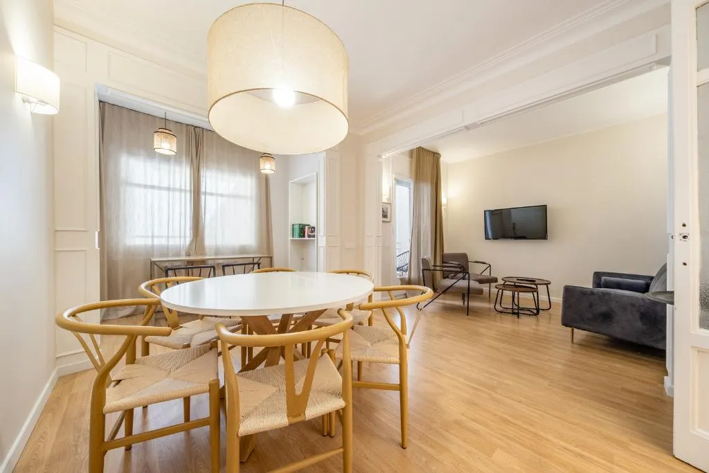 APARTMENT THREE BEDROOMS Room, Ainb Barcelona Sants Apartments, Barcelona
