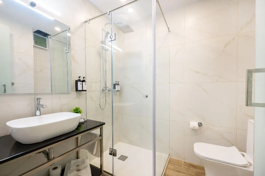 DOUBLE WITH BALCONY Room, C4 Retreats Gozo, Gozo