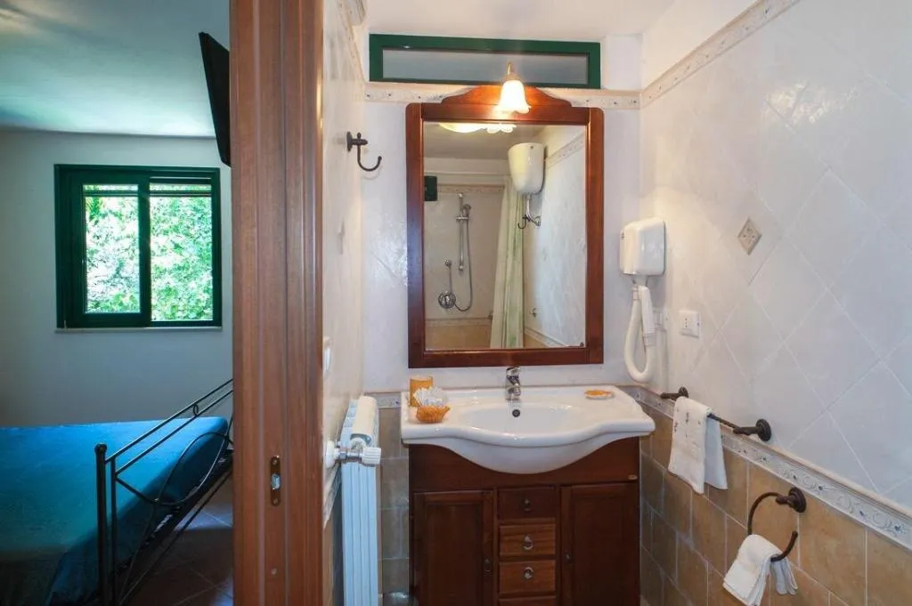 Room, B&B La Nave, Naples