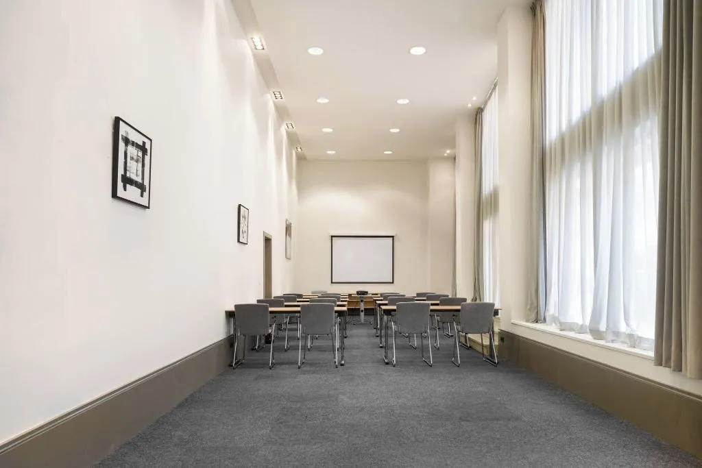 Conferences, AC Madrid Avenida de America, Madrid