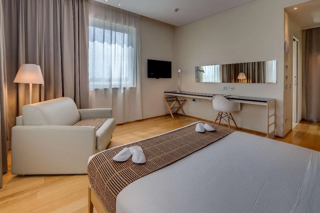 DOUBLE SUPERIOR QUEEN BED Room, Best Western Plus Hotel Bologna, Venice