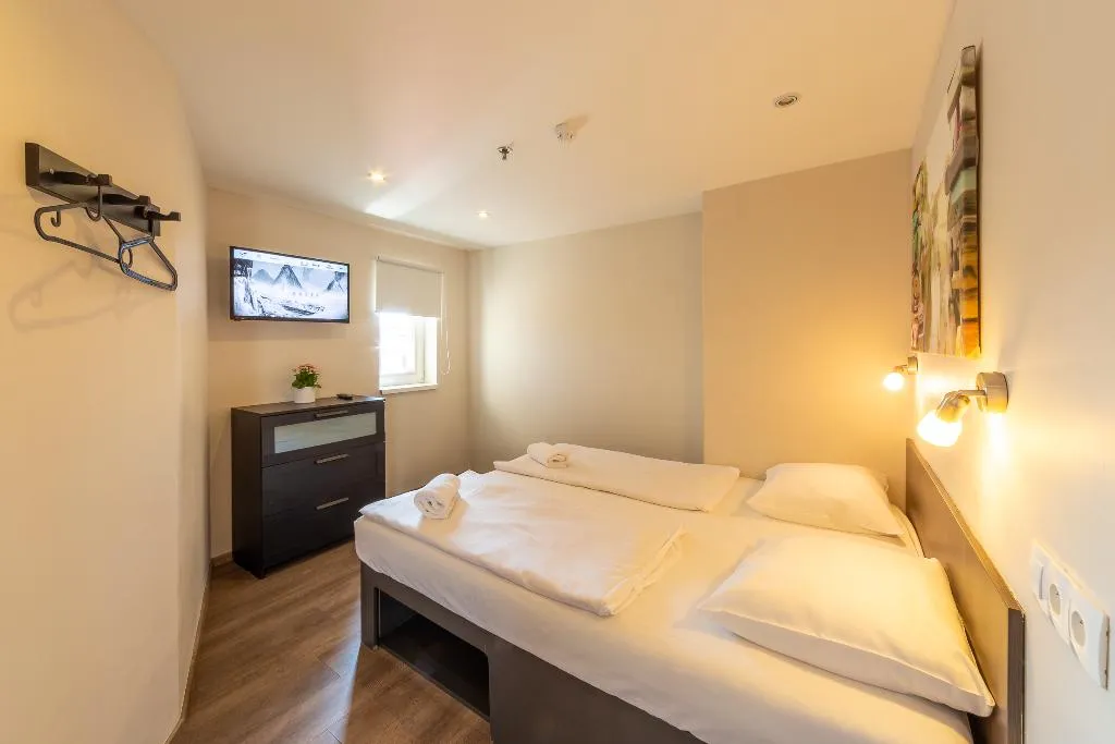 QUADRUPLE BASIC Room, Minimino Hotel Prague, Prague