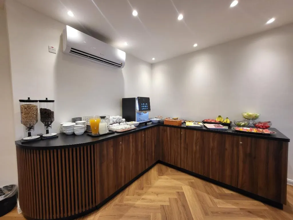 Restaurant, Carlton Hotel, Malta
