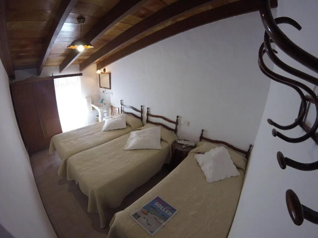 Room, Hostal Casa Margarita, Majorca