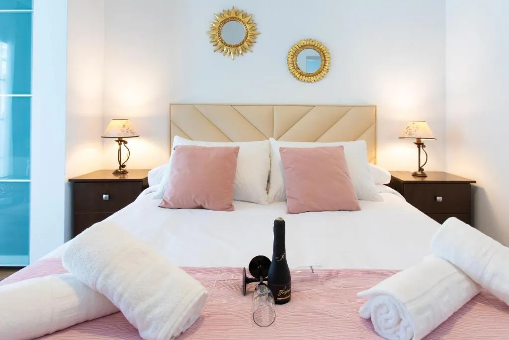 APARTMENT OCEAN VIEW TWO BEDROOMS Room, Boutique Rooms Playa Burriana, Costa Del Sol