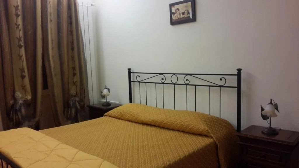 Room, B&B Rupe Antica, Rome