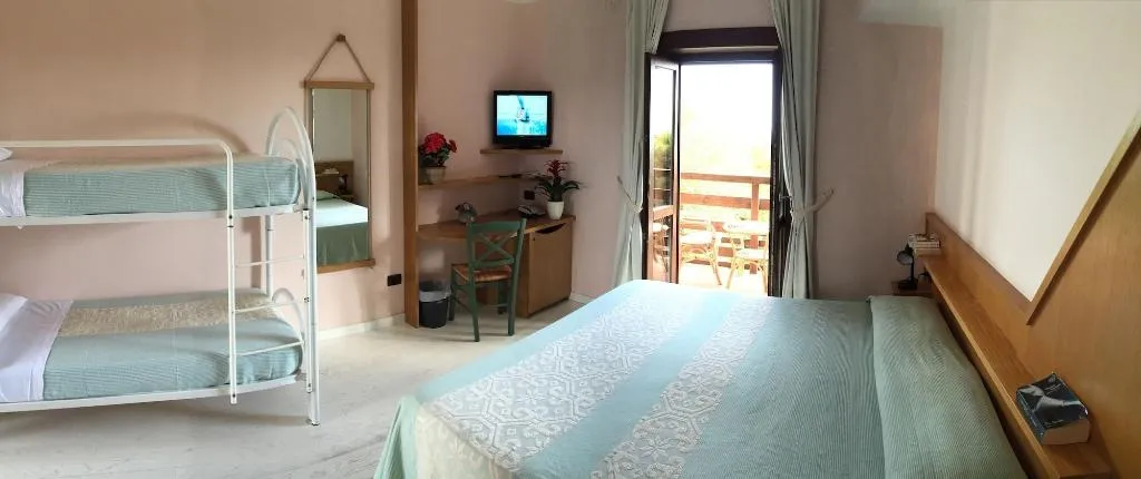 Room, Cala Reale, Cagliari