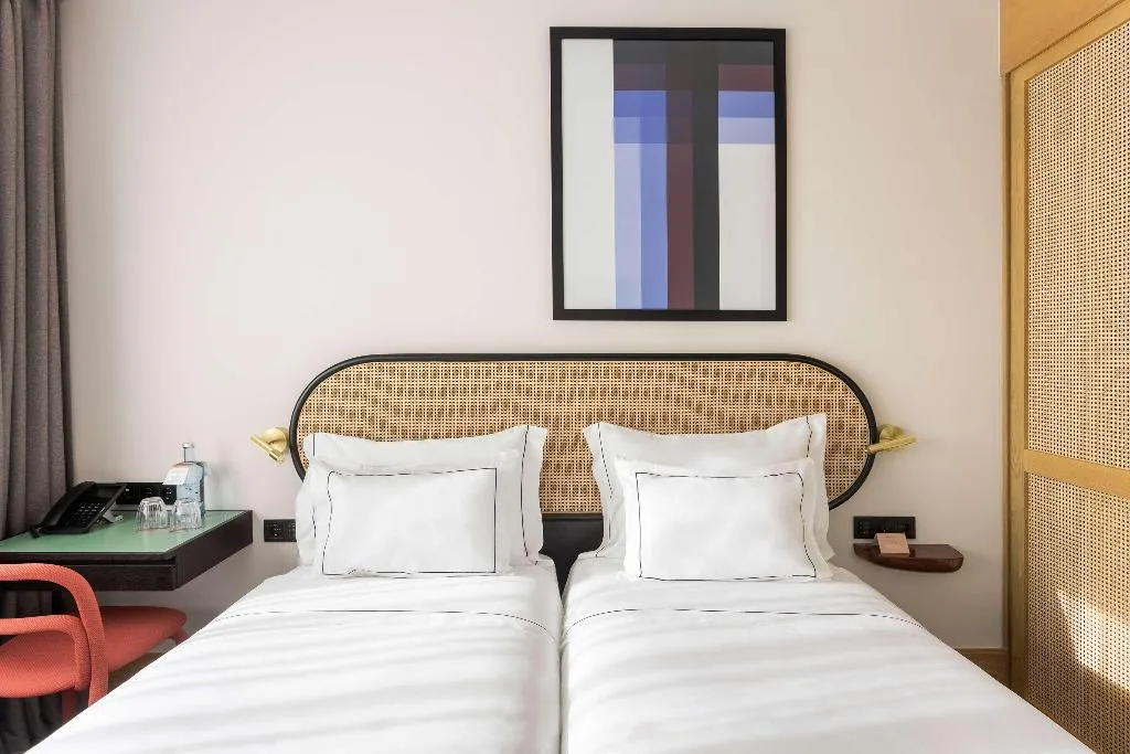 TWIN GUEST ROOM Room, Arts Hotel Porto, Tapestry Collection By Hilton, Porto