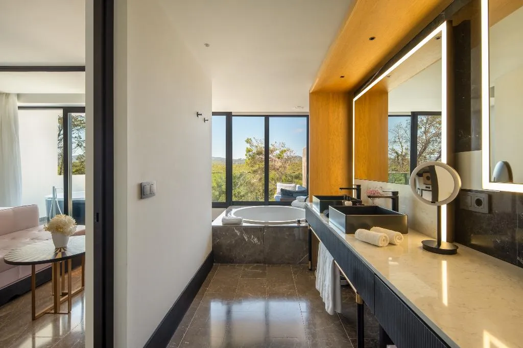 STUDIO WITH JACUZZI Room, Bless Ibiza Cala Nova, Ibiza