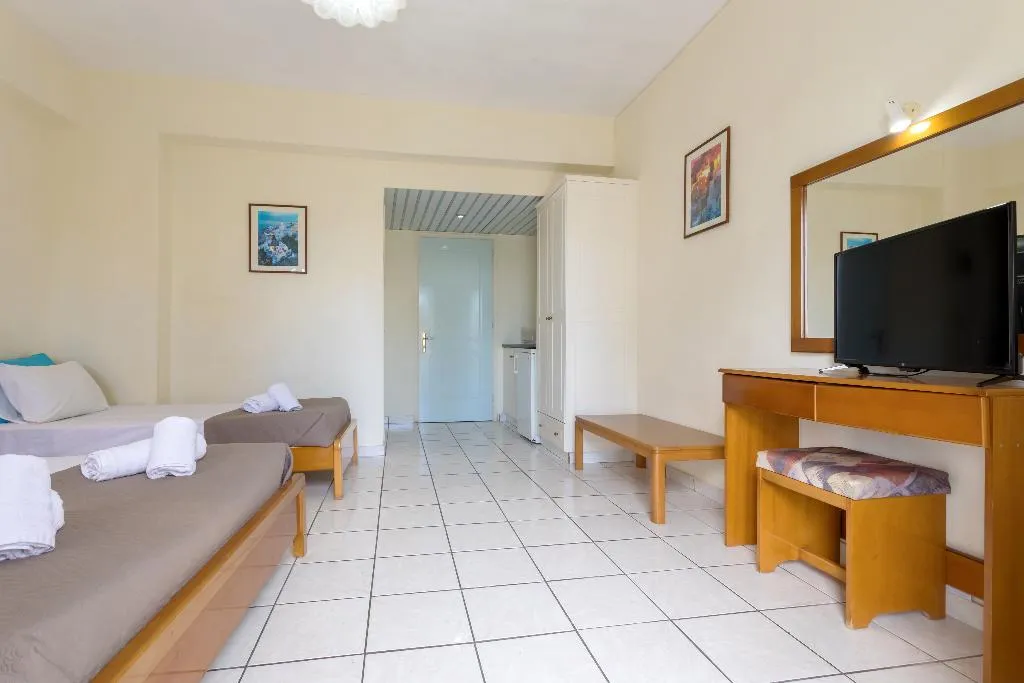 TRIPLE CAPACITY 3 ONE BEDROOM Room, Laganas Holidays Hotel, Zante
