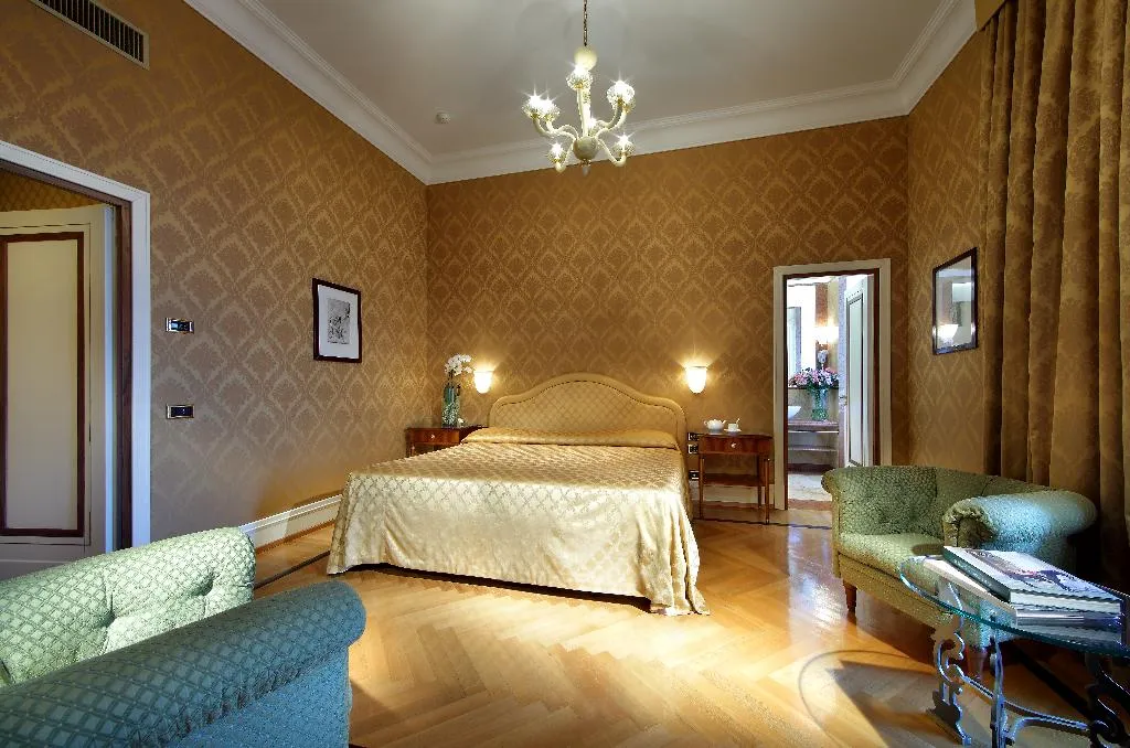 DOUBLE SINGLE USE CLASSIC Room, Eurostars Hotel Excelsior, Naples