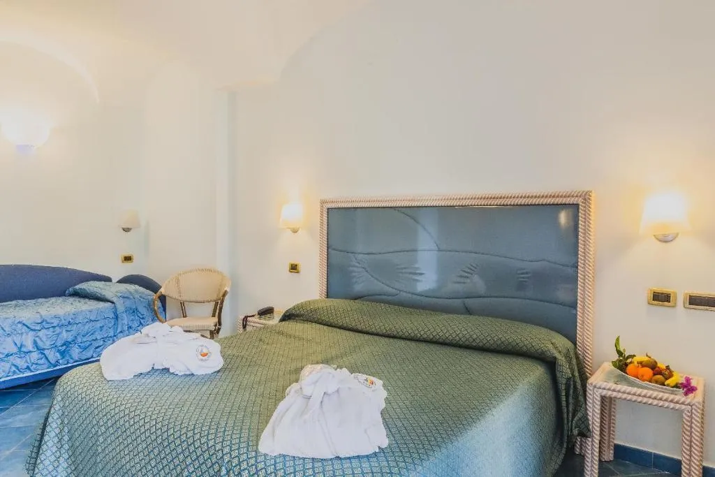 TRIPLE STANDARD Room, Aragona Palace Hotel, Naples