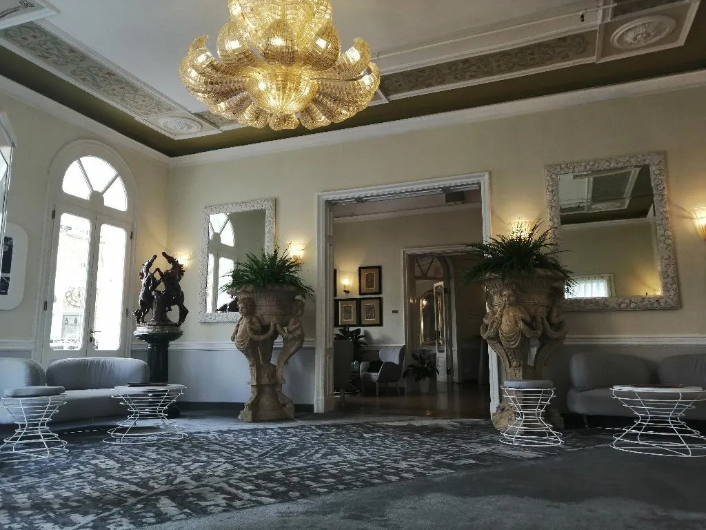 Lobby, Ausonia Hungaria, Venice