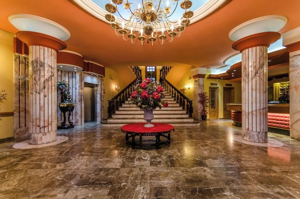 Lobby, Zodiaco, Andalucia