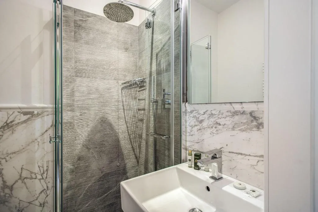SINGLE STANDARD Room, Boston, Florence