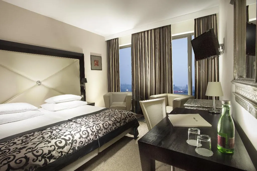 Double or Twin CLASSIC Room, Grandior Hotel Prague, Prague