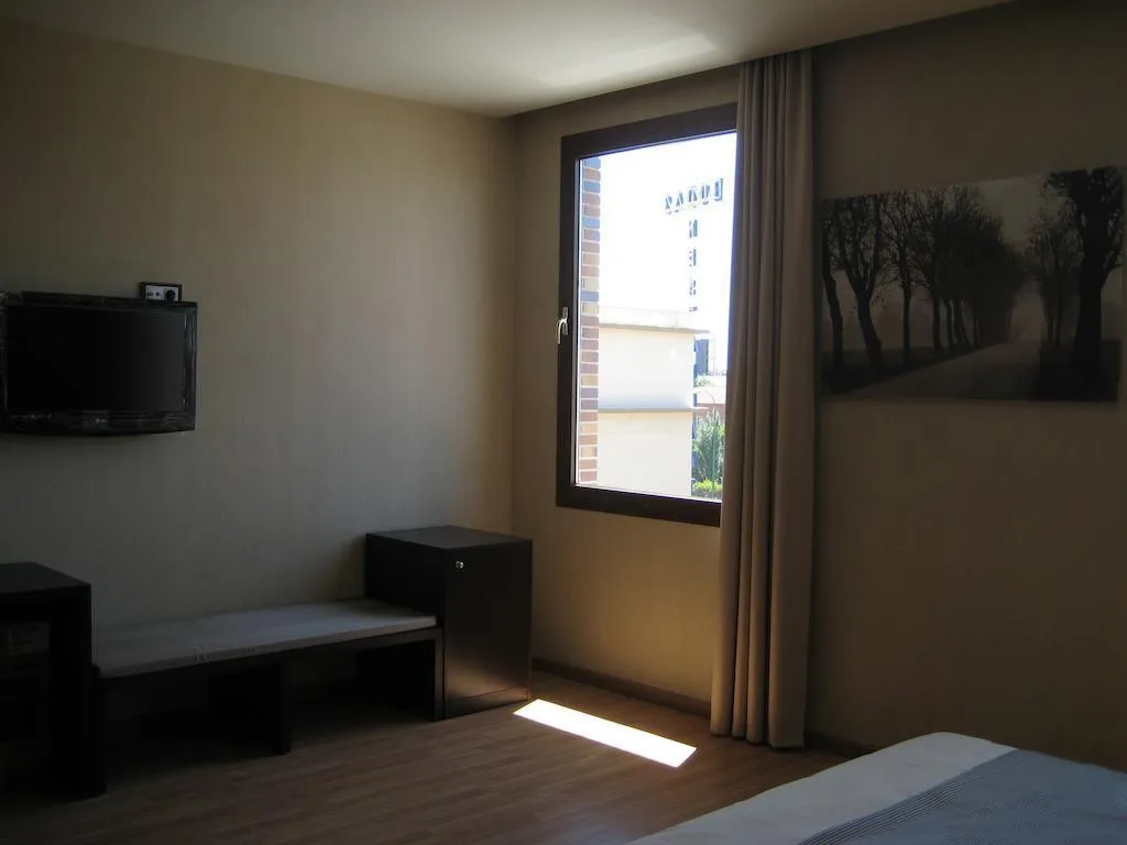 Room, Dinastia Hotel, Madrid