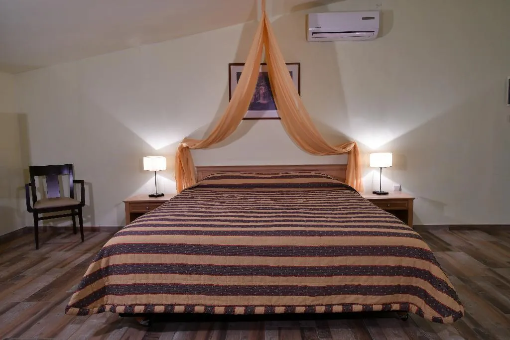 QUADRUPLE STANDARD Room, Four Seasons (SKG), Halkidiki