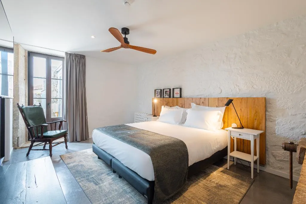DOUBLE CLASSIC Room, CasaNova Farmhouse, Porto