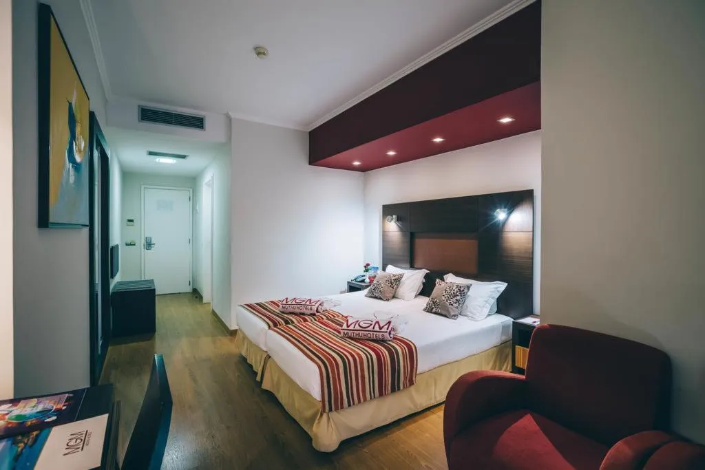 SINGLE MOUNTAIN VIEW Room, Muthu Raga Madeira Hotel, Madeira