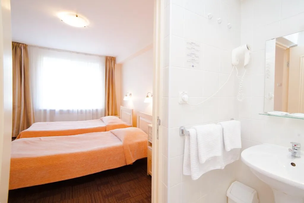 TRIPLE STANDARD Room, Rija Hotel Tia, Riga