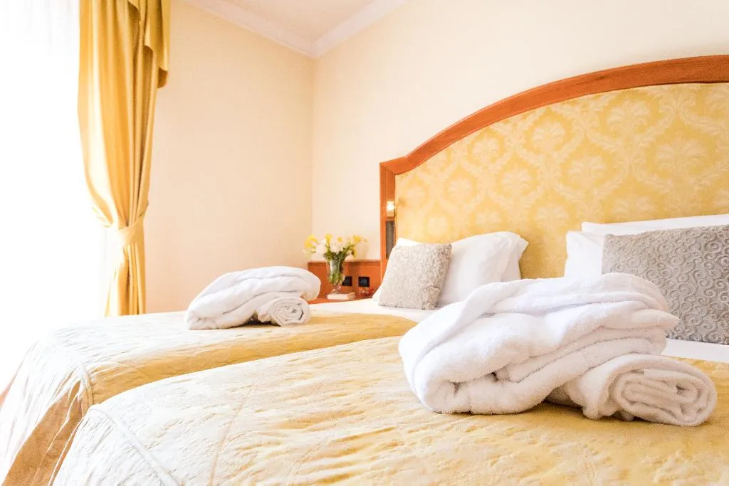 JUNIOR SUITE CAPACITY 4 Room, Galzignano Resort Terme & Golf - Hotel Sporting, Venice