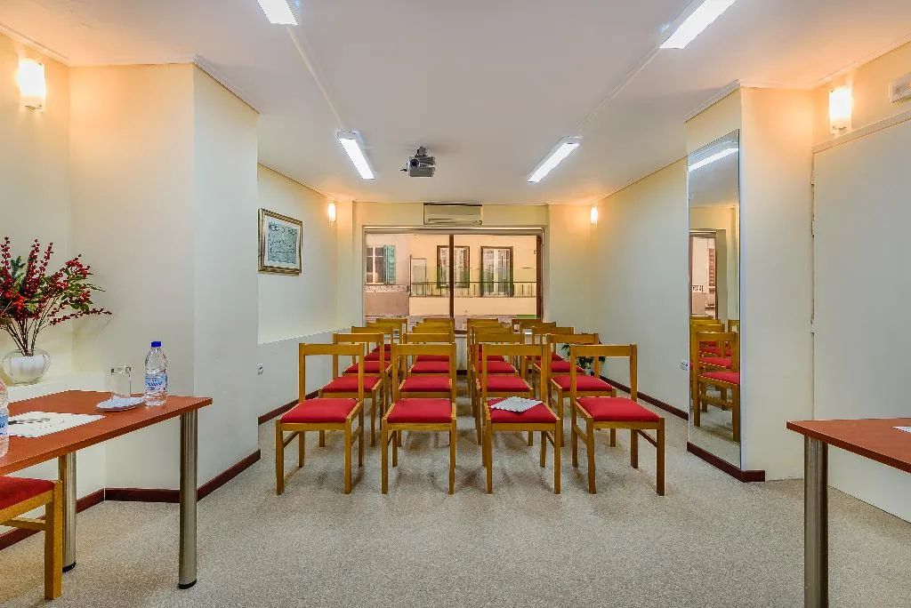 Conferences, Chrispy City Living, Crete