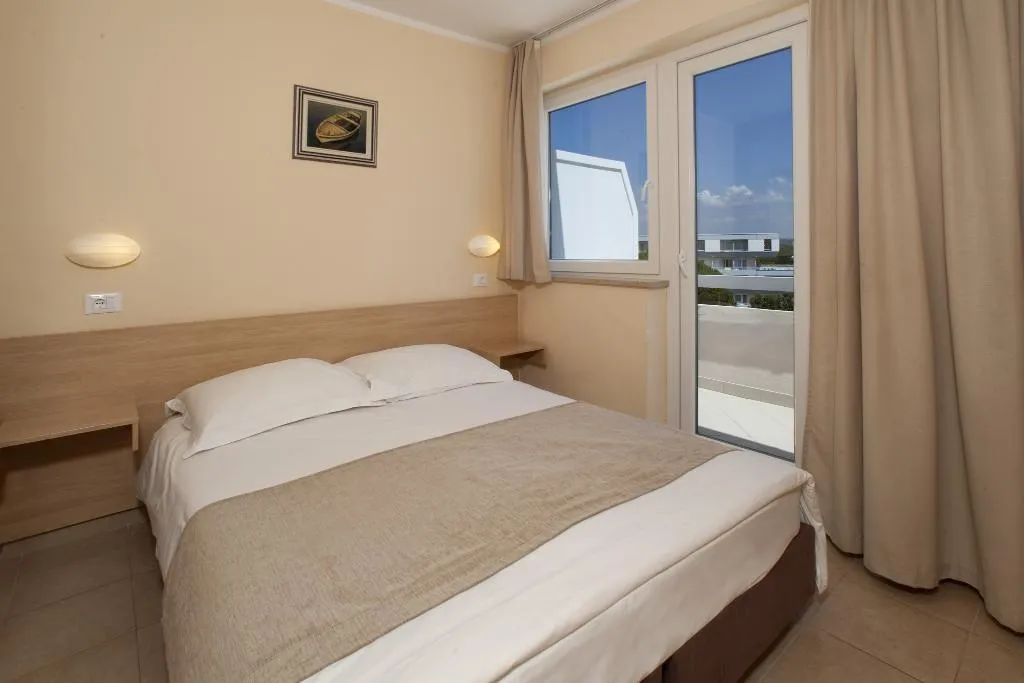 TWIN SIDE SEA VIEW WITH BALCONY Room, Hotel Delfin Plava Laguna, Istria