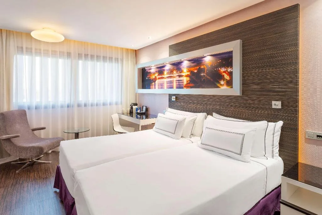 Room, Melia Lebreros, Seville
