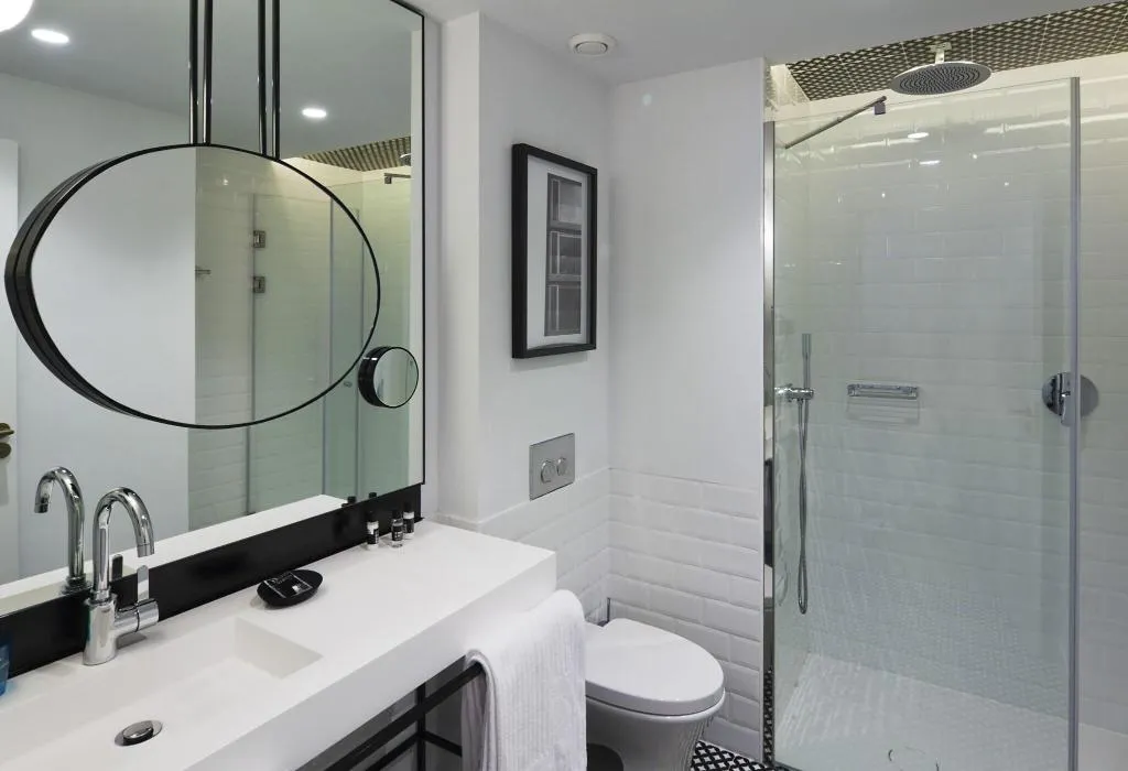 DOUBLE SUPERIOR KING BED Room, One Shot Palacio Reina Victoria 04, Valencia
