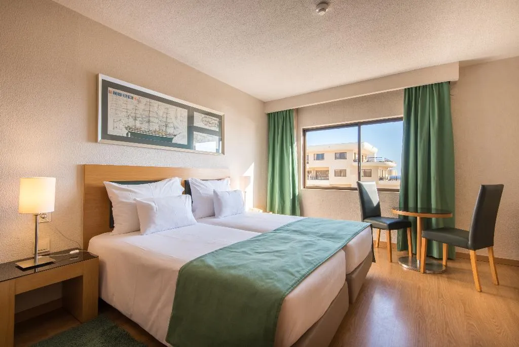SUITE CLASSIC Room, Vila Gale Marina, Algarve