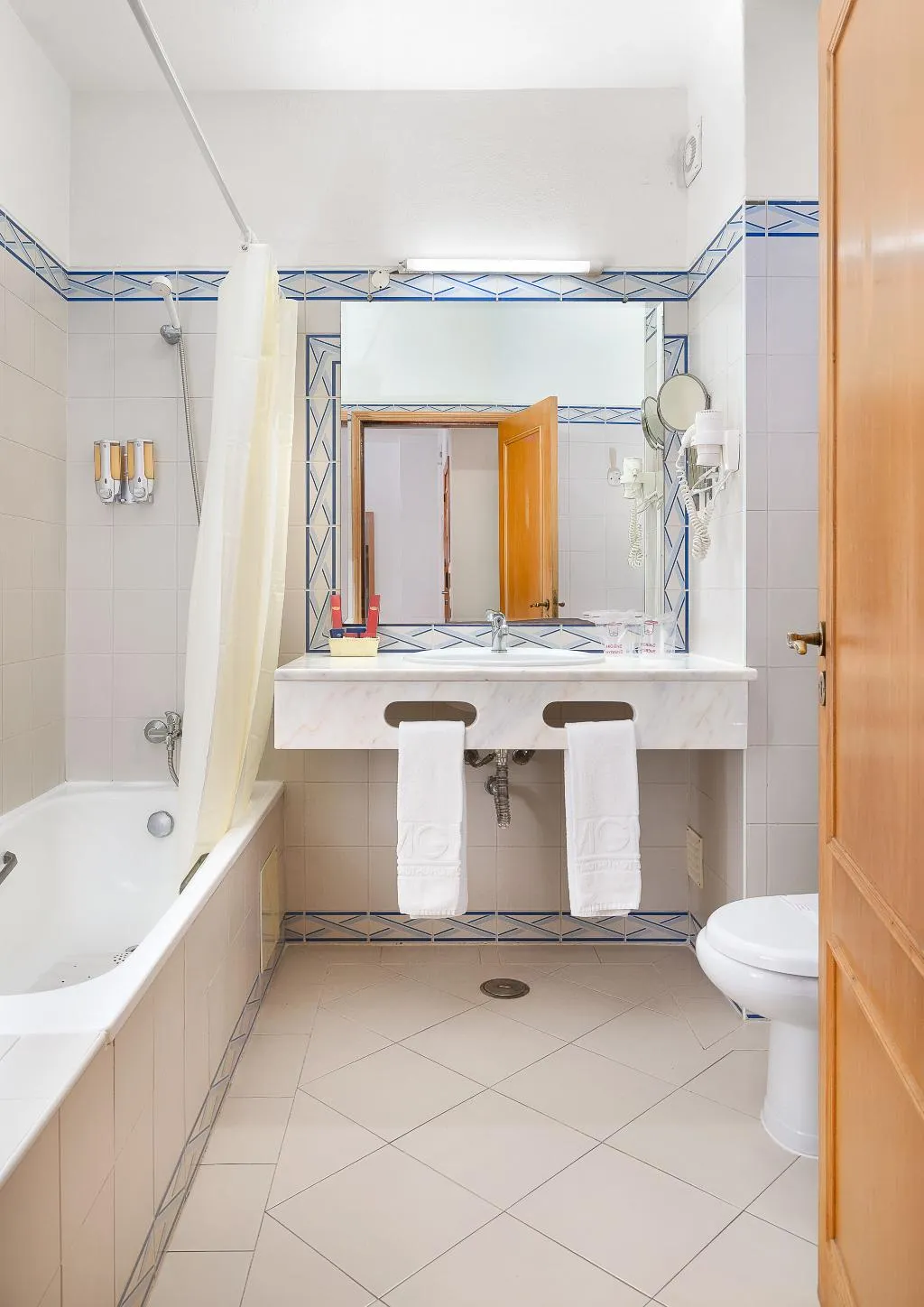 APARTMENT ONE BEDROOM Room, Grand Muthu Forte da Oura, Algarve