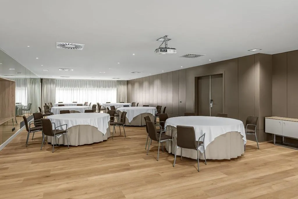 Conferences, AC Gava Mar, Barcelona