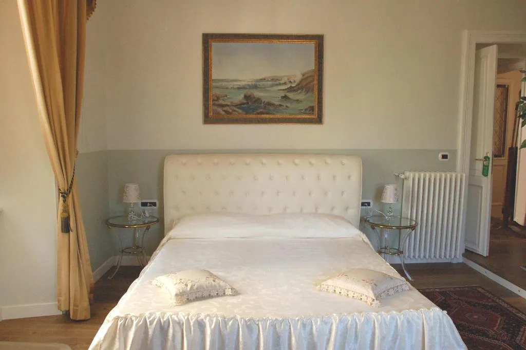 Room, Charme Holidays Colosseum, Naples