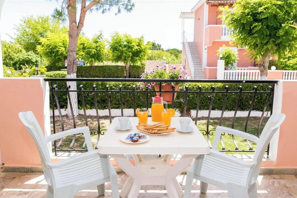 Room, Roussa's Studios and Apartments, Zante