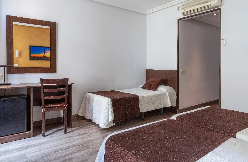 TRIPLE STANDARD Room, Mediodia, Madrid