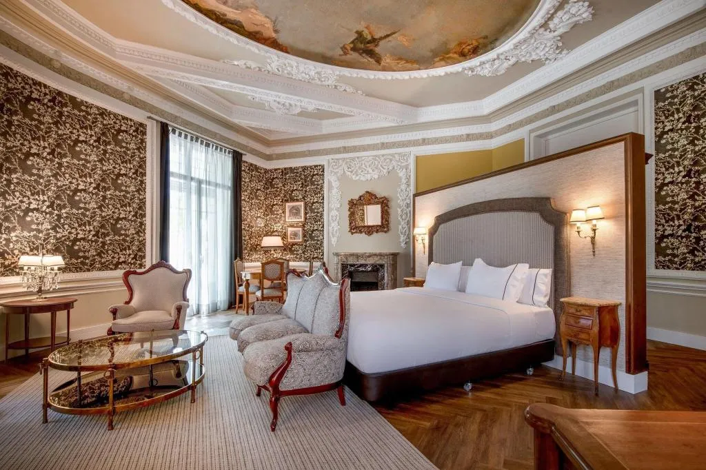Room, AC Hotel Palacio del Retiro Autograph Collection, Madrid