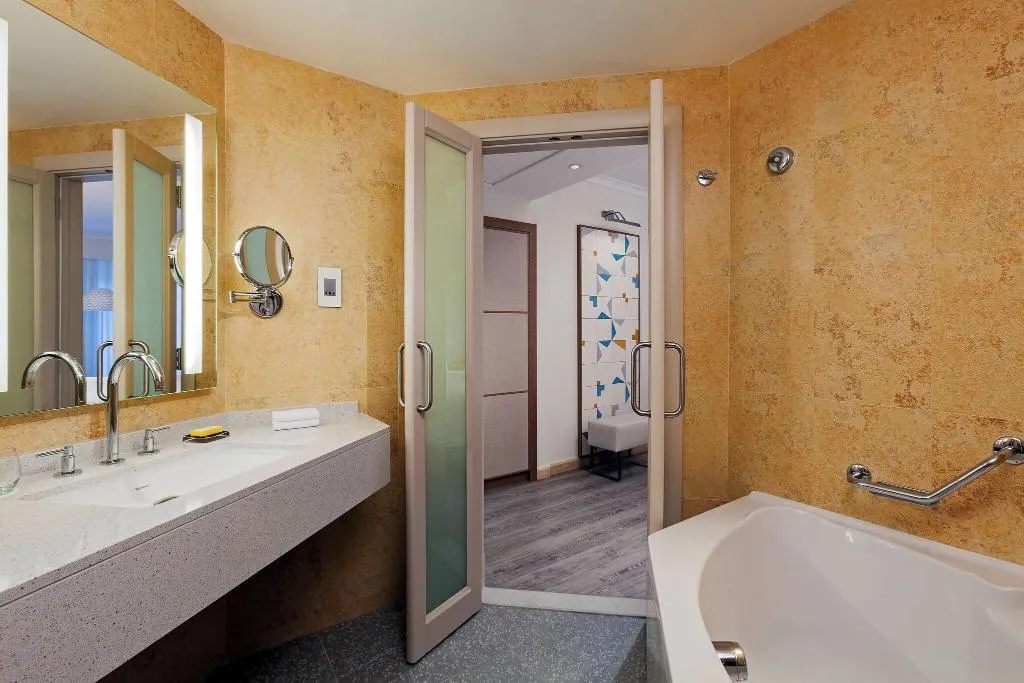 QUADRUPLE DELUXE SEA VIEW Room, Marriott Malta Hotel & Spa, Malta