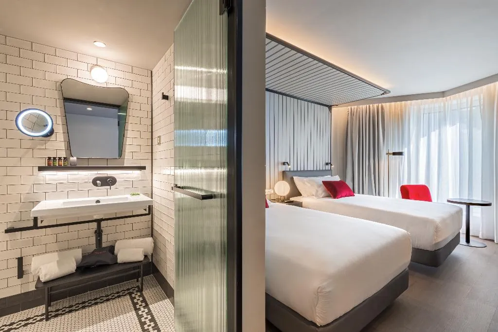 DOUBLE STANDARD Room, Canopy by Hilton Madrid Castellana, Madrid