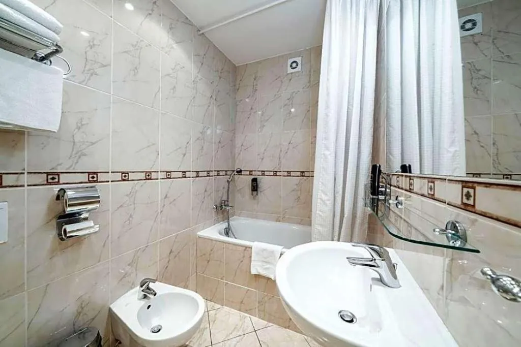 Room, Hotel Raffaello, Prague